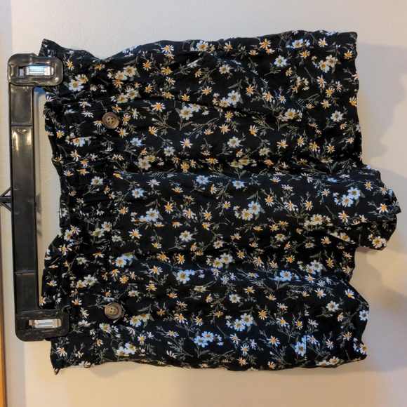 American Eagle Outfitters Pants - American Eagle floral print shorts
